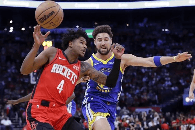 Curry's late surge, including four three-pointers, propels Warriors to a 106-95 victory against the Rockets - People News Time Curry's late surge, including four three-pointers, propels Warriors to a 106-95 victory against the Rockets - People News Time