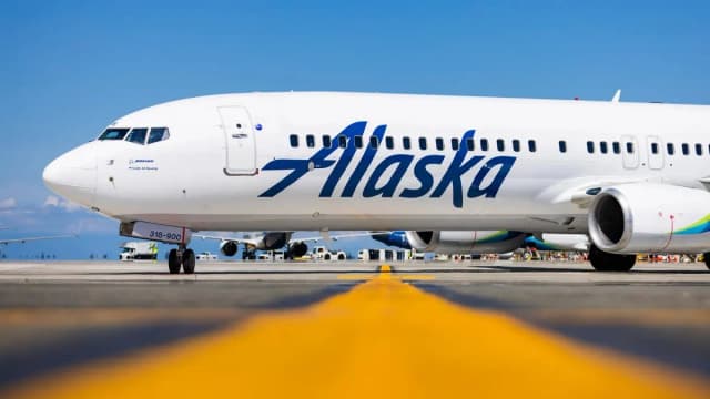Alaska Airlines Emergency: 197 Planes Suspended Following Startling Mid-Air Incident on New Aircraft Baffles Aviation Experts - People News Time Alaska Airlines Emergency: 197 Planes Suspended Following Startling Mid-Air Incident on New Aircraft Baffles Aviation Experts - People News Time
